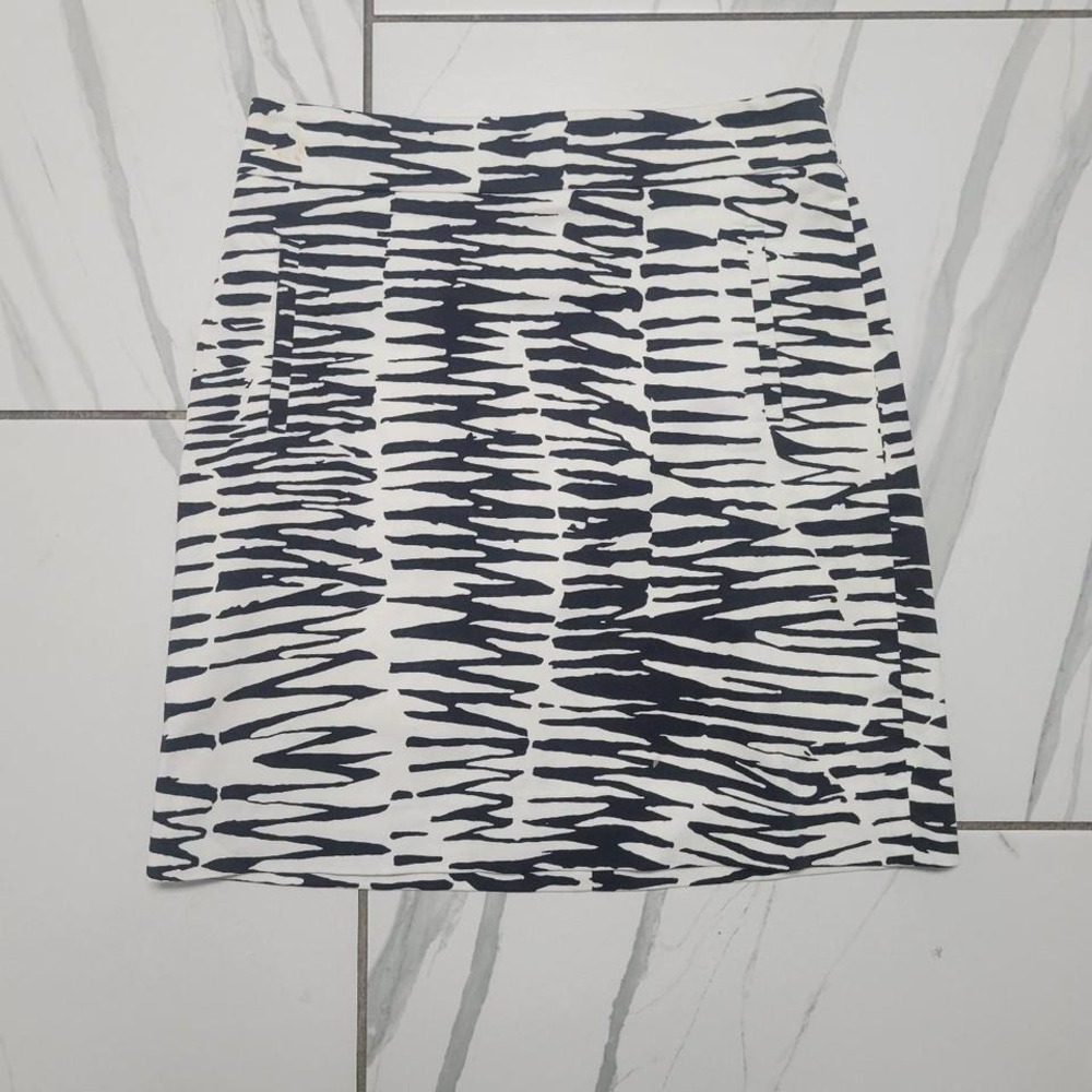 y2k banana Republic black & white zebra print skirt Size 2